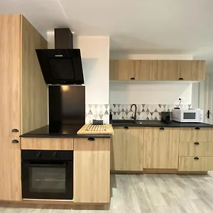 Appartement La Cle -climatisation - Parking Prive - Ideale - Professionnels - Familles - Amis, Hyères
