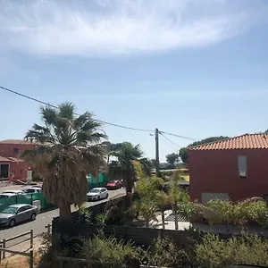 Appartement T2 Climatisé A 20 Mètres De La Plage, Hyères